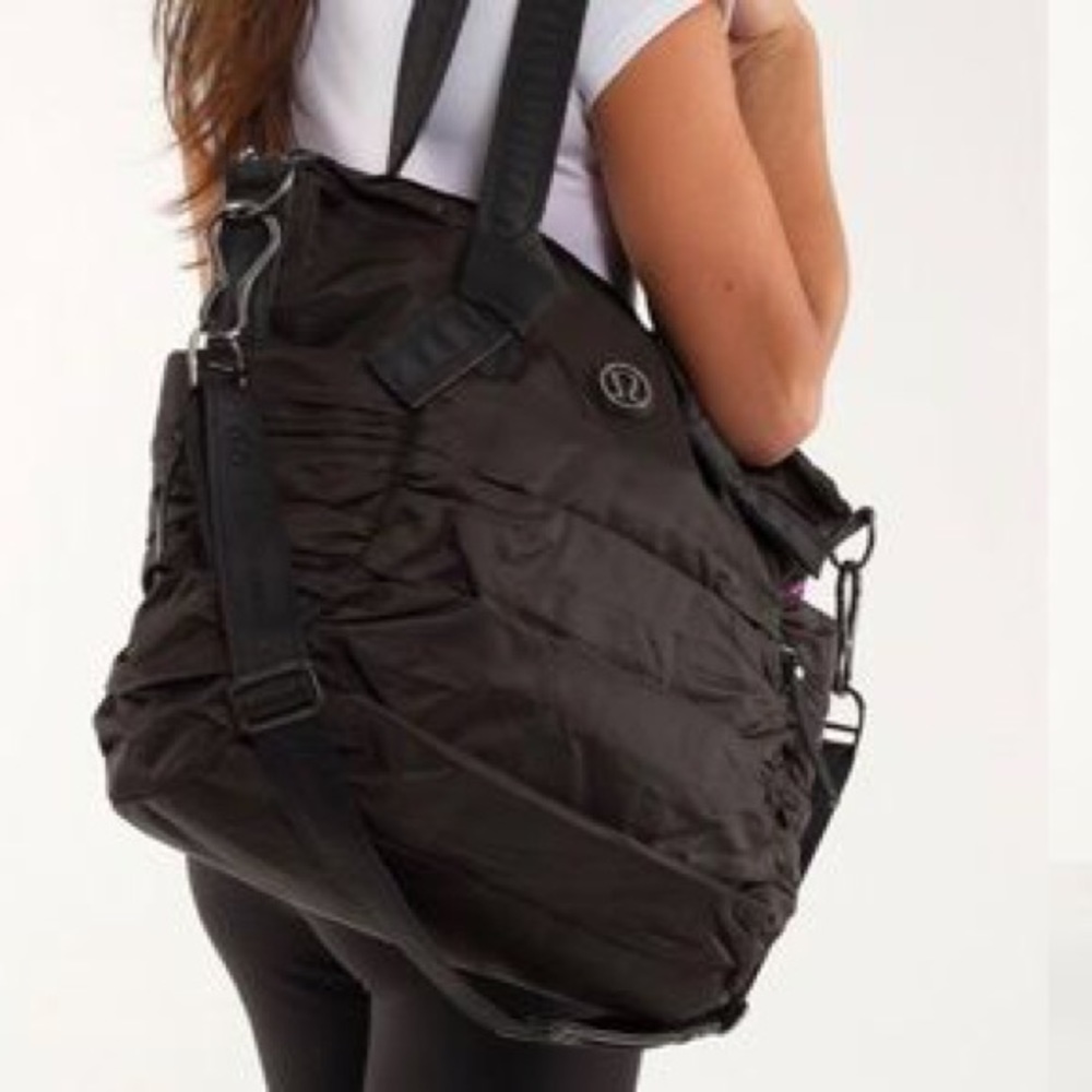 Lululemon Triumphant Tote Black